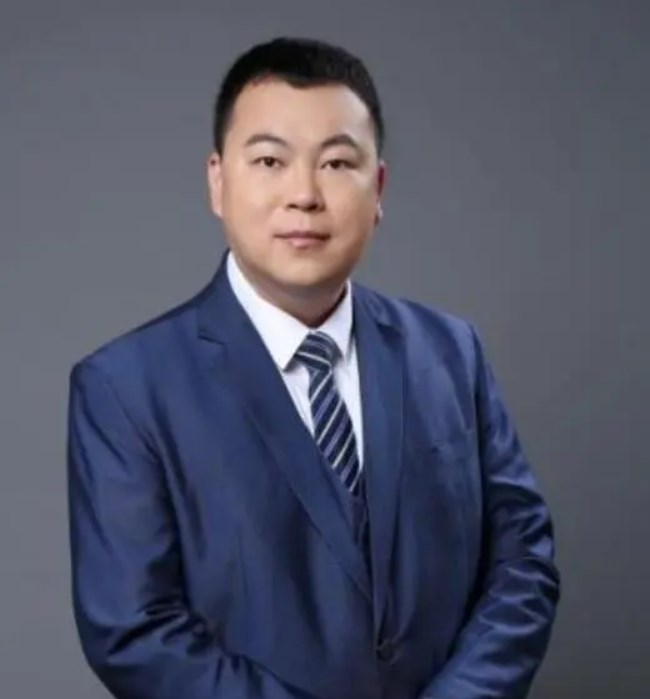 陈伟