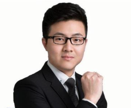 何斌