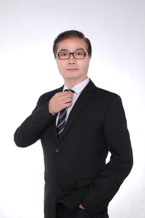 鲍爱中