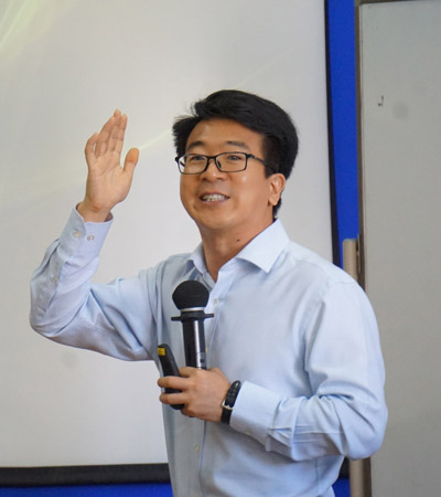 王飞