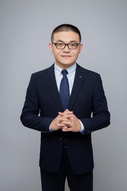 杨爱新