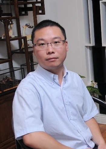 鲍乐东