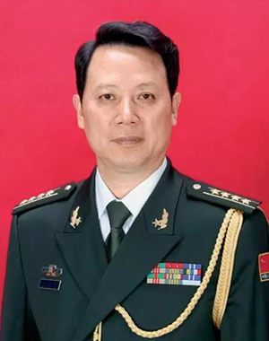 王立华